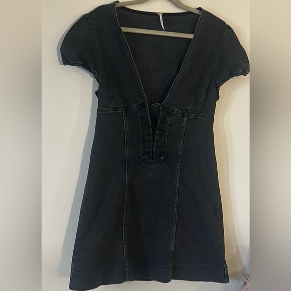 FREE PEOPLE Grey Denim Lace Up Mini Dress Sz L - Picture 5 of 7